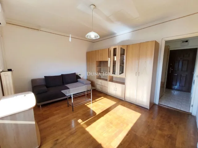 Eladó lakás Dunaújváros 31 nm