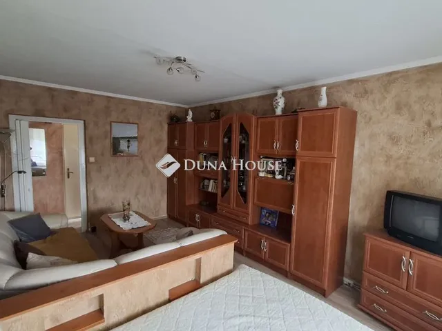 Eladó lakás Dunaújváros 53 nm