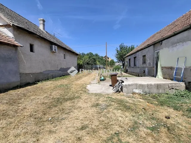 Eladó ház Nagykarácsony 73 nm