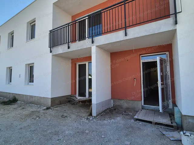Eladó kereskedelmi és ipari ingatlan Győr, Szabadhegy 47 nm