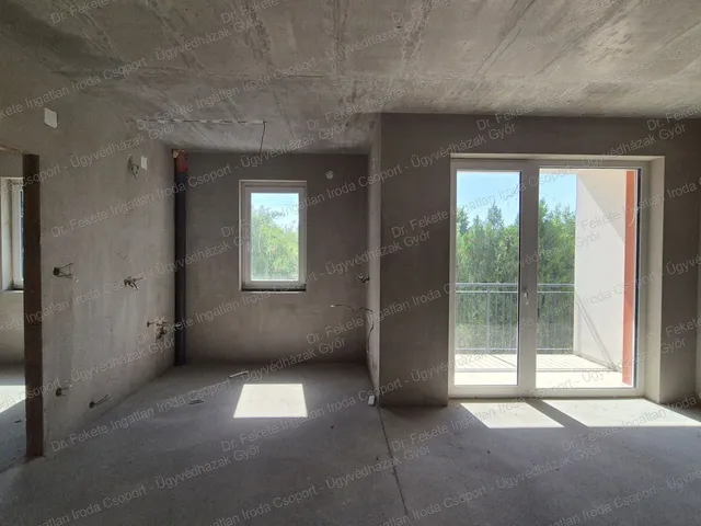 Eladó kereskedelmi és ipari ingatlan Győr, Szabadhegy 55 nm
