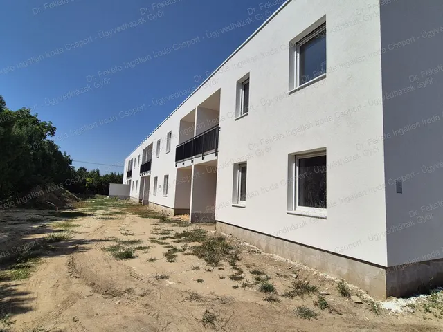 Eladó kereskedelmi és ipari ingatlan Győr, Szabadhegy 55 nm