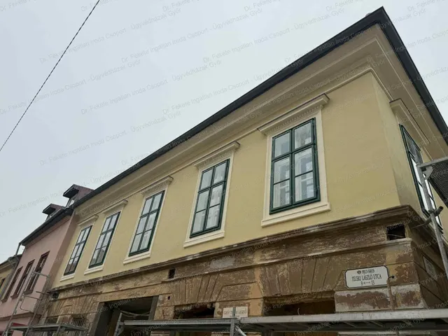 Eladó kereskedelmi és ipari ingatlan Győr, Belváros 44 nm