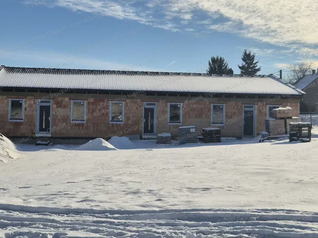 Eladó lakás Győrújbarát 74 nm