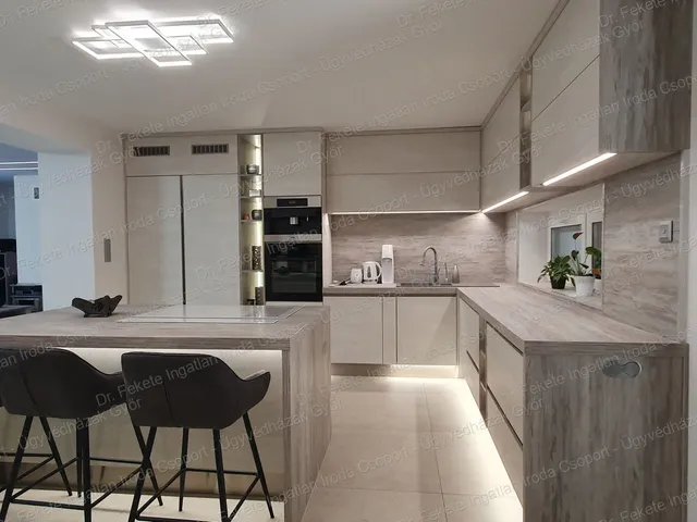 Eladó ház Győr, Bácsa 228 nm