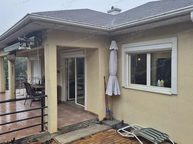 Eladó ház Győrújbarát 131 nm