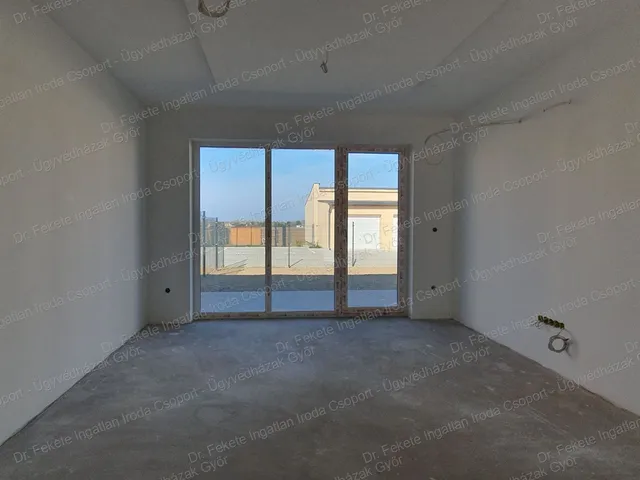 Eladó lakás Győrújbarát 74 nm