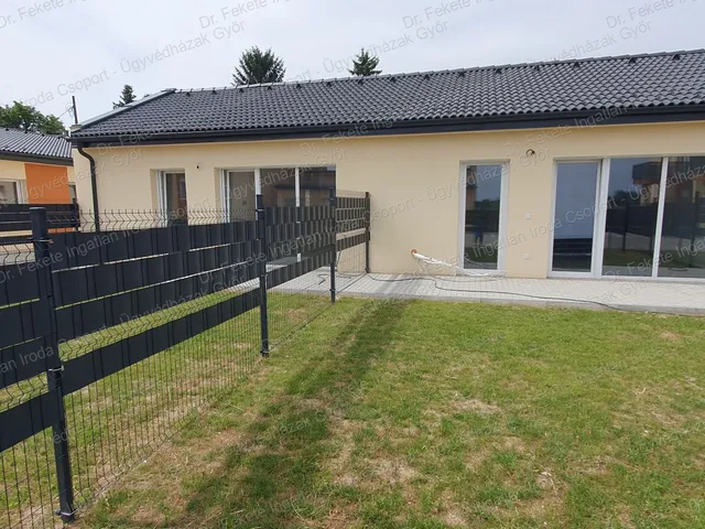 Eladó lakás Győrújbarát, VERESS P. (A tömb L1) SZÉLSŐ 72 nm