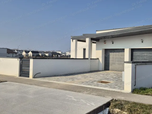 Eladó ház Vámosszabadi, Szitásdomb-lakópark 151 nm