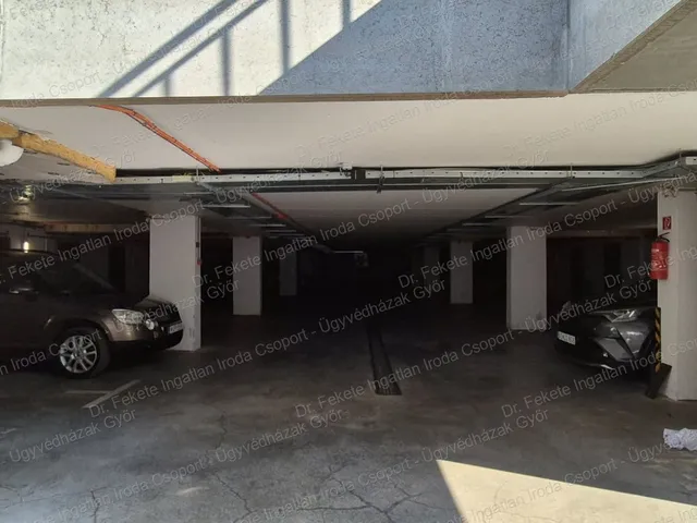 Eladó garázs Győr, Gyirmót, Alcedonia Lakópark 13 nm