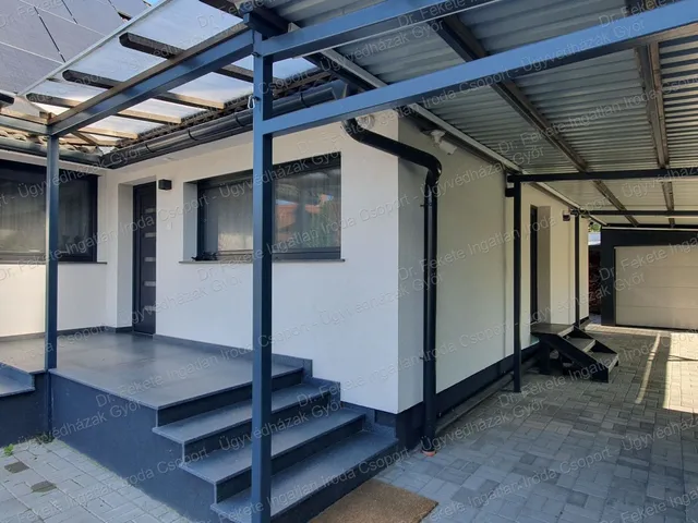 Eladó ház Győr, Bácsa 228 nm