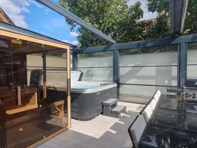 Eladó ház Győr, Bácsa 228 nm