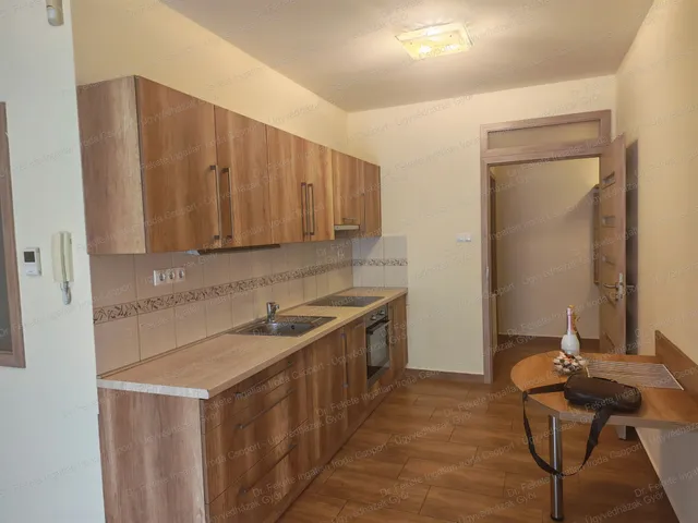 Kiadó lakás Győr, Belváros 44 nm