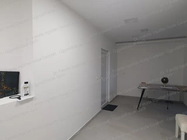 Eladó kereskedelmi és ipari ingatlan Győr, Belváros, Kiss János u. 7. 78 nm