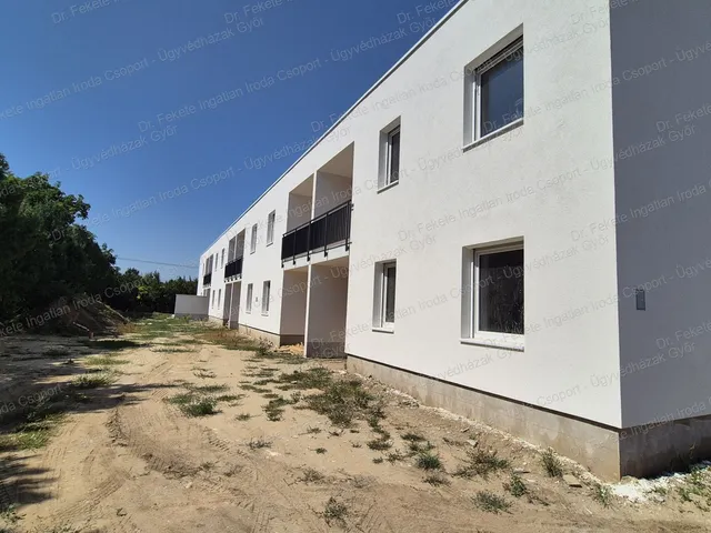 Eladó lakás Győr, Szabadhegy, FSZ L7 KERTES LAK.ÁR 55 nm
