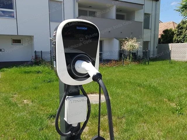 Eladó kereskedelmi és ipari ingatlan Komárom 45 nm