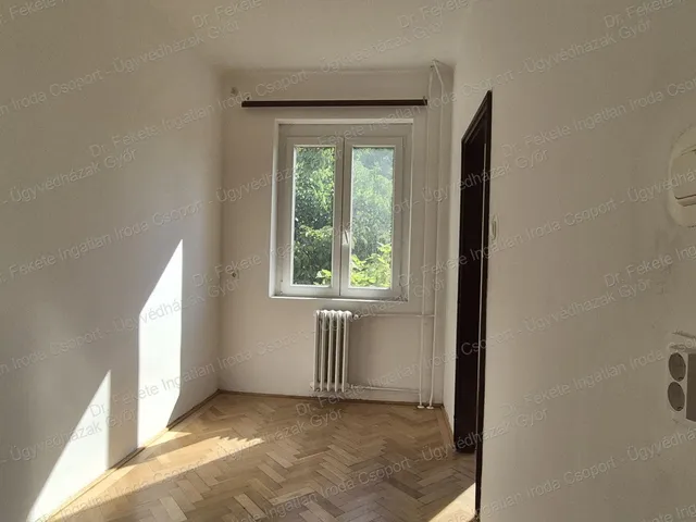 Eladó lakás Győr, Nádorváros 44 nm