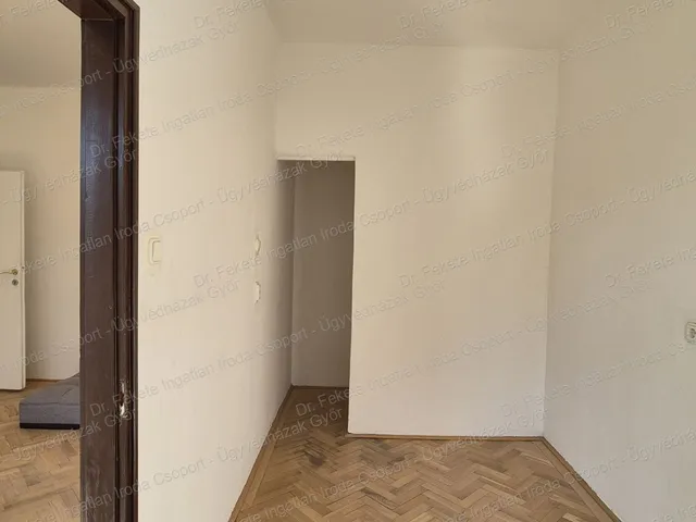 Eladó lakás Győr, Nádorváros 44 nm