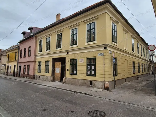 Eladó kereskedelmi és ipari ingatlan Győr, Belváros, Teleki L02 43,71 nm 44 nm