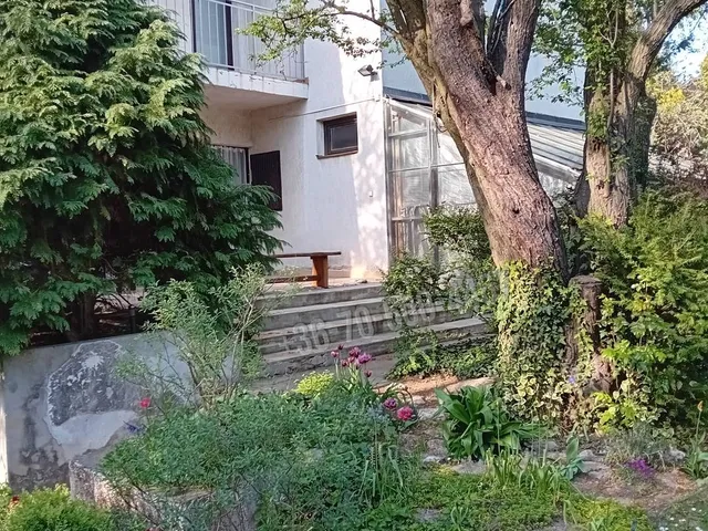 Eladó ház Budapest II. kerület, Erzsébetliget 316 nm