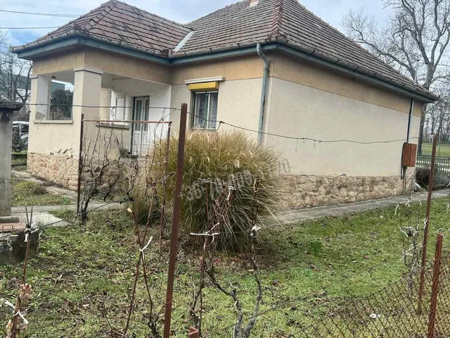 Eladó ház Keszeg 70 nm