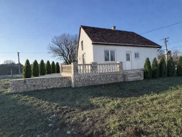 Eladó ház Gávavencsellő 75 nm