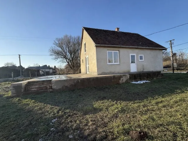 Eladó ház Gávavencsellő 75 nm