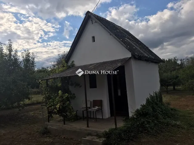 Eladó telek Baja, Livoda utca 1398 nm