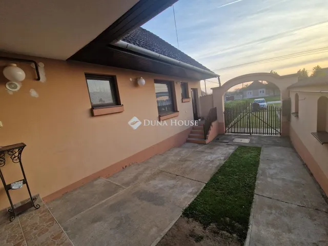 Eladó ház Madaras 203 nm