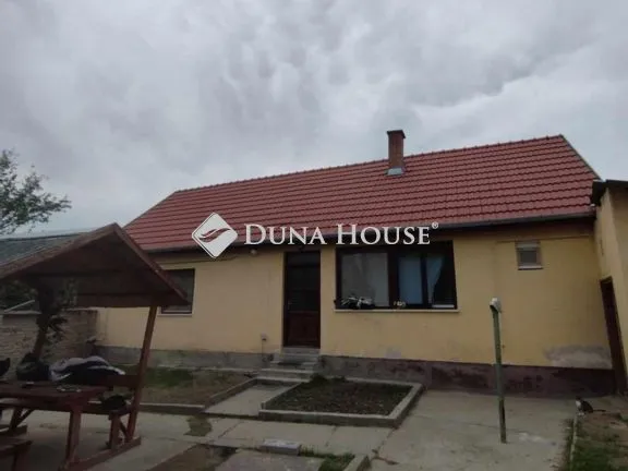 Eladó ház Dávod 71 nm