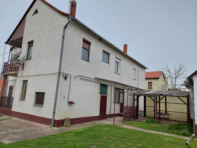 Eladó ház Vaskút 220 nm