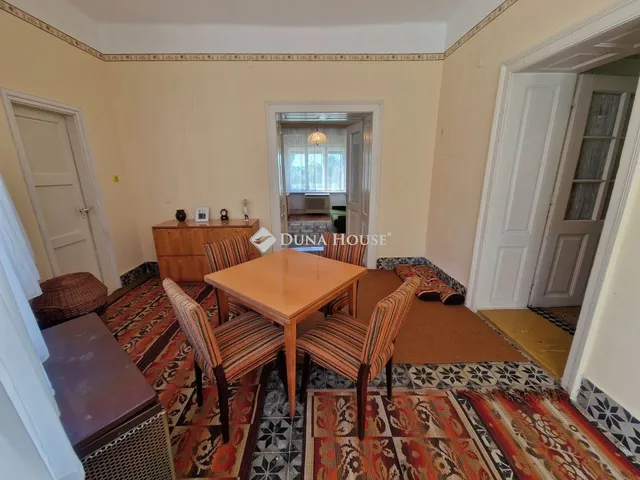 Eladó ház Császártöltés, Bajcsy-Zsilinszky utca 162 nm