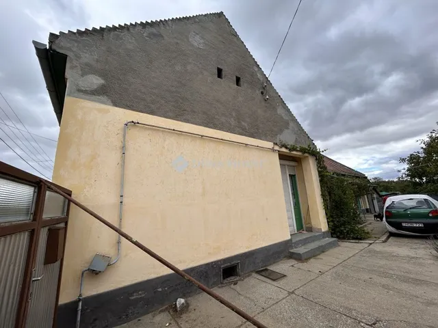 Eladó ház Nagybaracska, Mohácsi utca 140 nm