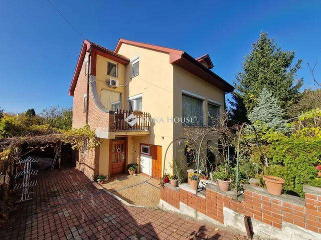 Eladó ház Baja 210 nm