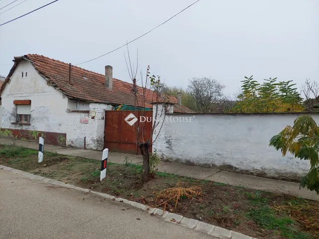 Eladó ház Baja, Szent Margit utca 65 nm