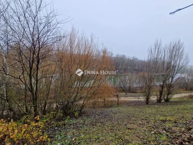 Eladó telek Baja 424 nm