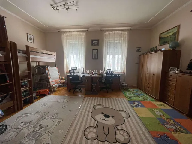 Eladó ház Felsőszentiván 250 nm