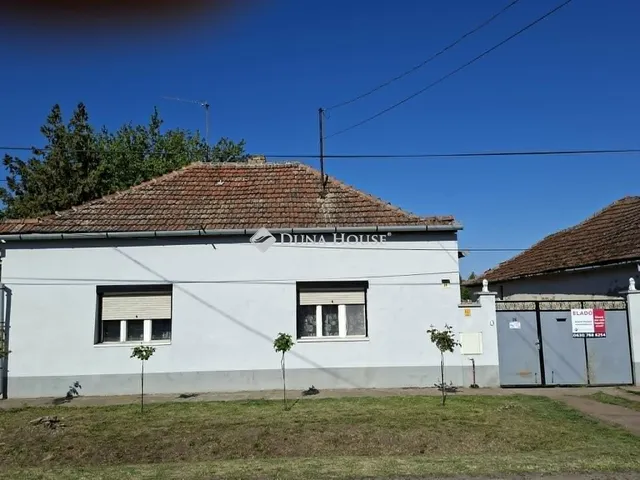 Eladó ház Kunbaja 70 nm