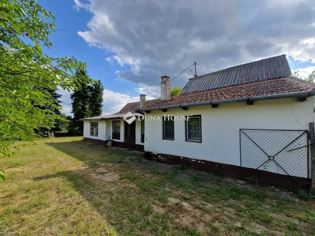 Eladó ház Baja, Szőlő utca 97 nm