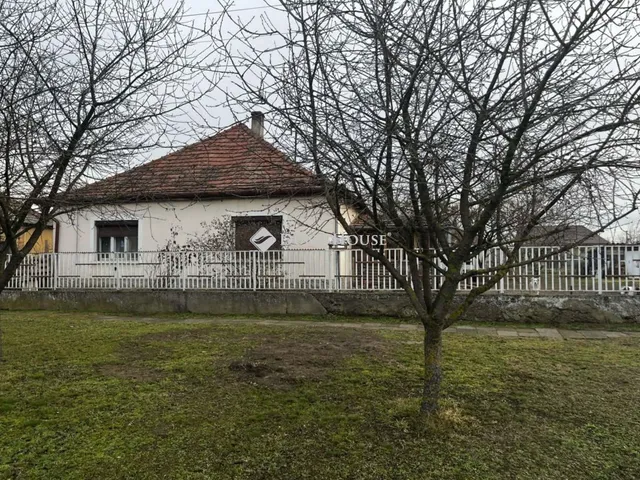 Eladó ház Kisszállás 50 nm