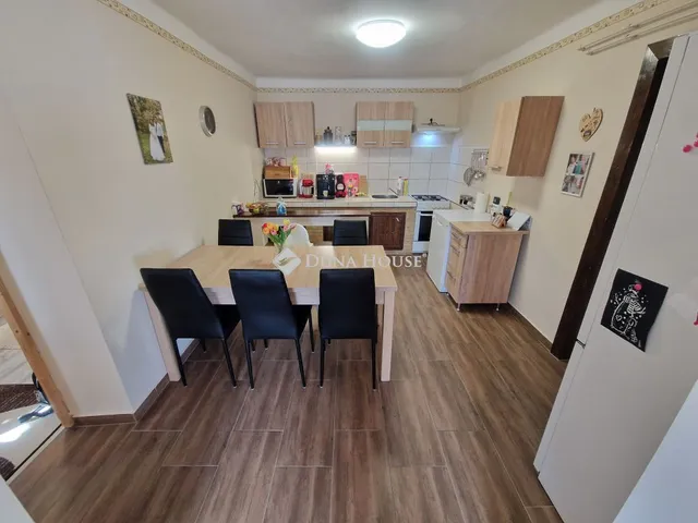 Eladó ház Szeremle 67 nm