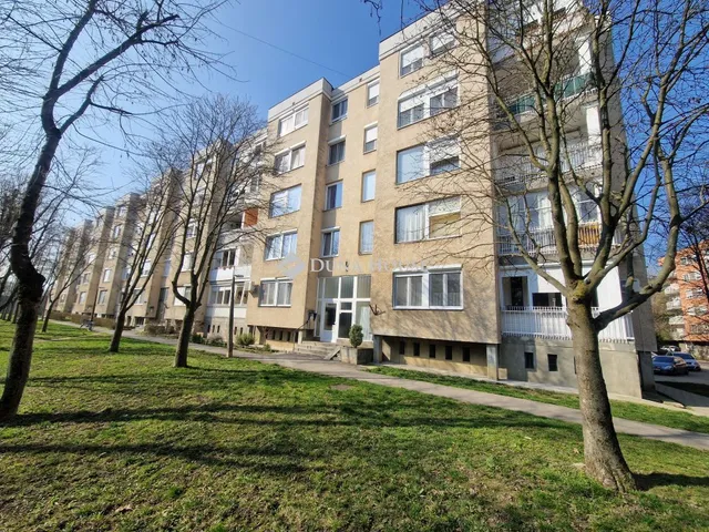 Eladó lakás Mohács 71 nm