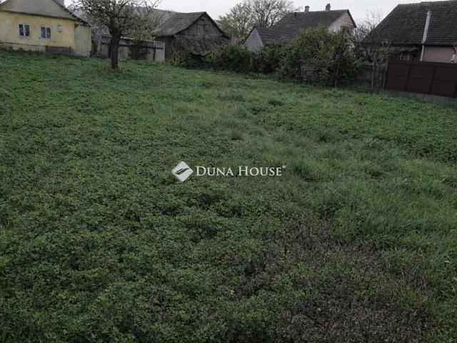 Eladó telek Baja 1126 nm