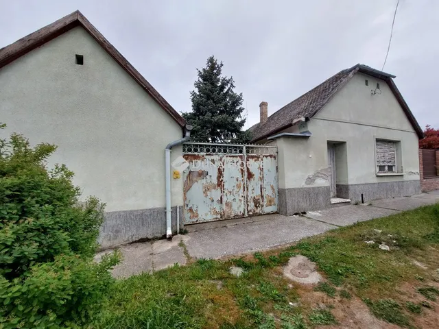 Eladó ház Baja 110 nm