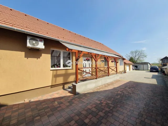 Eladó ház Vaskút 125 nm