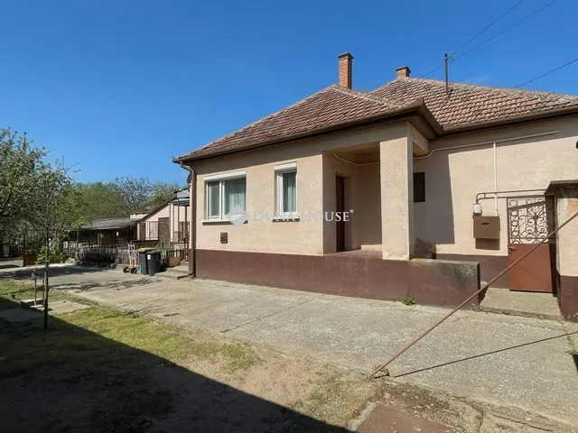 Eladó ház Rém 118 nm