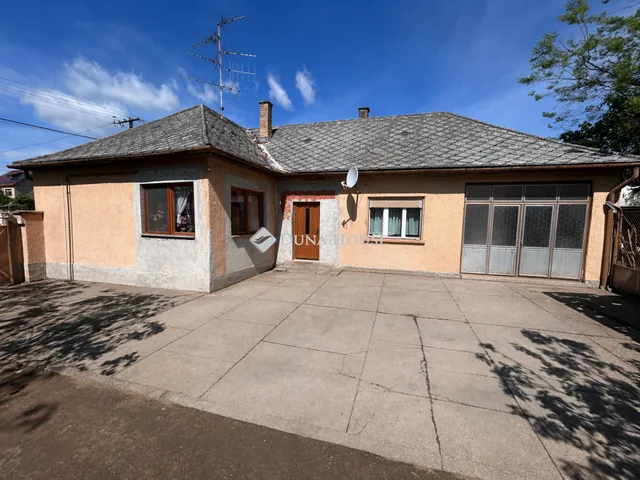 Eladó ház Nagybaracska 107 nm