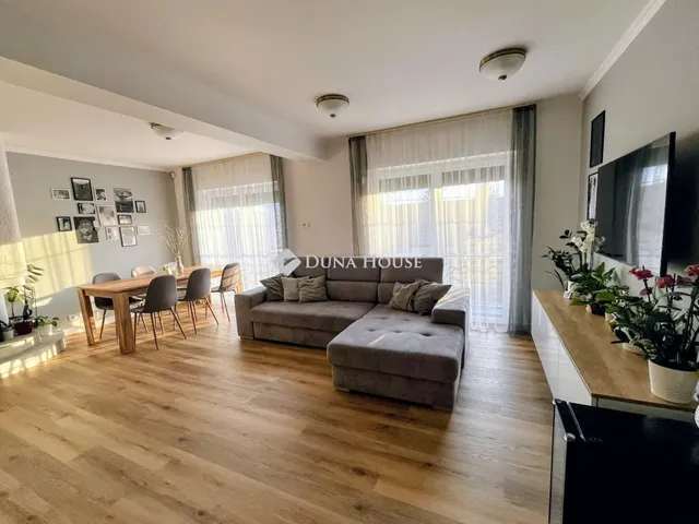 Eladó lakás Baja 125 nm