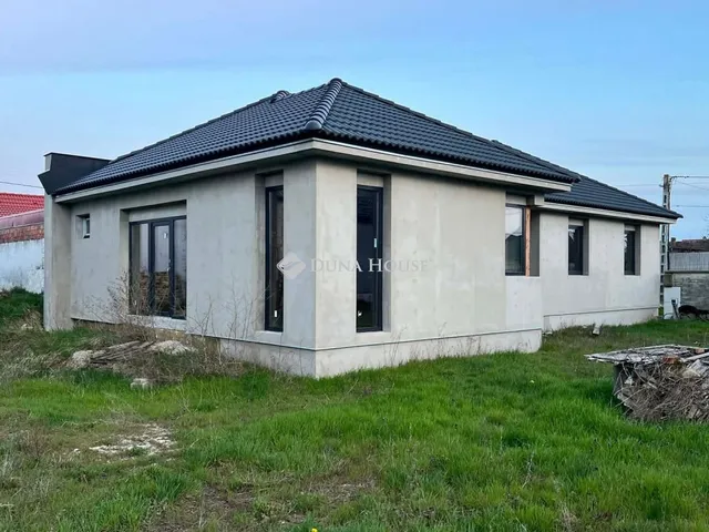 Eladó ház Érsekcsanád 120 nm