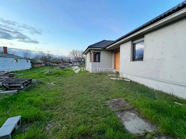 Eladó ház Érsekcsanád, Petőfi Sándor utca 120 nm